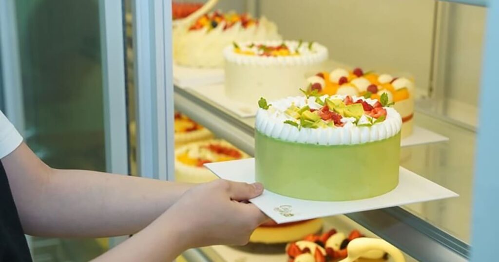 Các mẫu bánh sinh nhật cho anh trai đẹp, sang trọng (1)